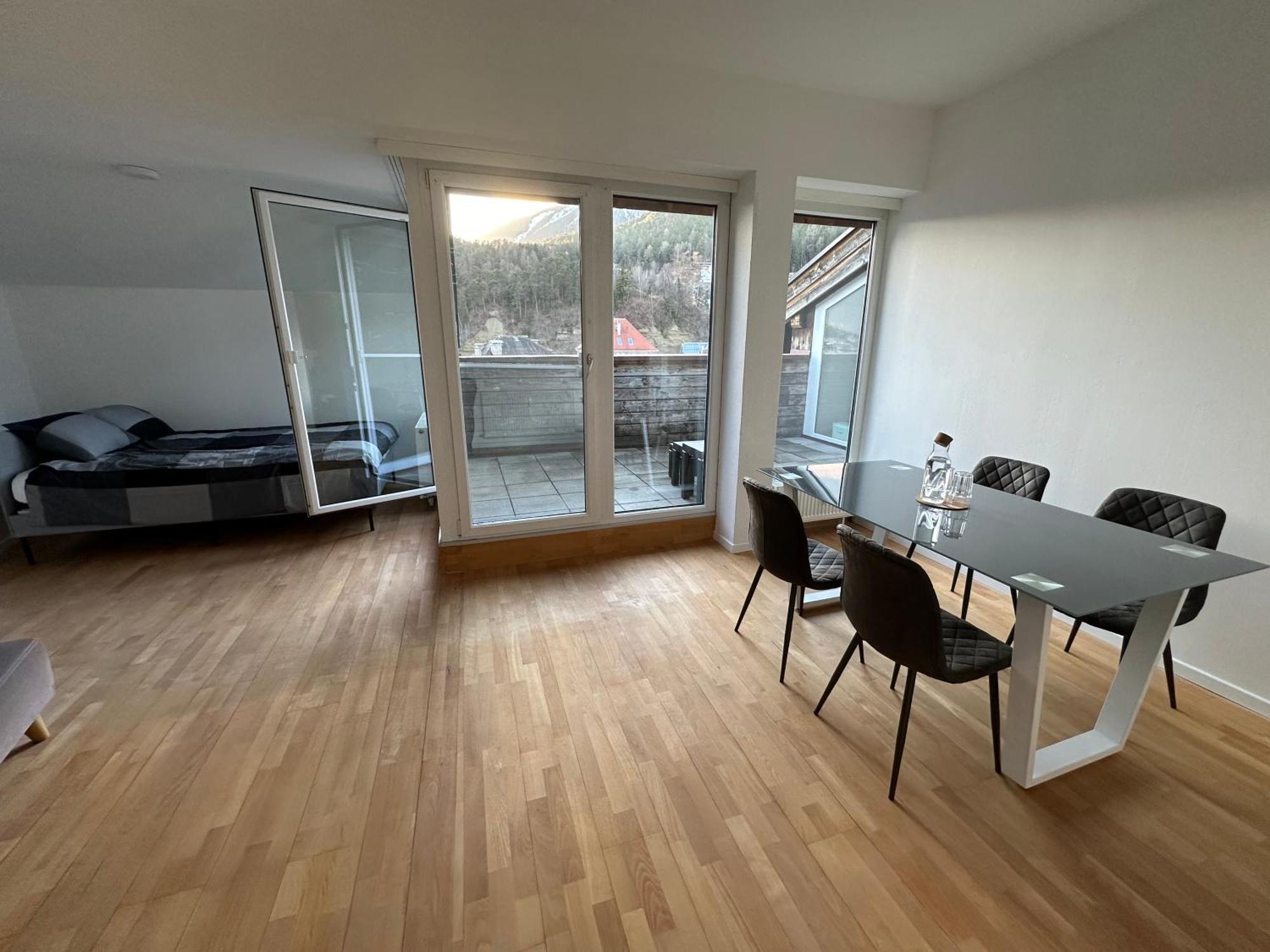 Geraeumiges Sonniges Apartment Mit Bergblick Imst Buitenkant foto
